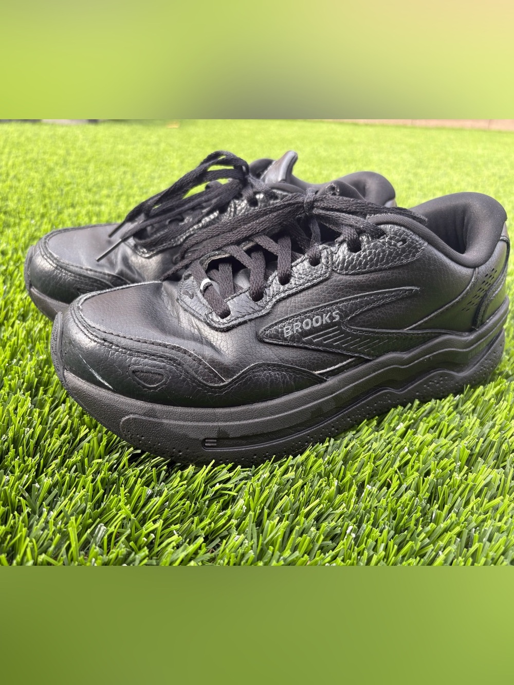 Brooks Ghost Max L Wide Black Women’s 7.5 D Leather Walking Shoes